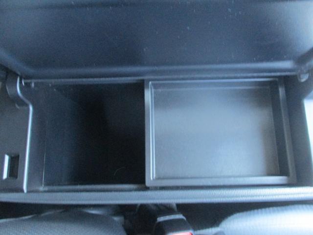 プリウス Ａ　禁煙車　純正９インチナビ　バックカメラ　ＥＴＣ　ＨＵＤ　オートハイビーム　ステアリングリモコン（14枚目）