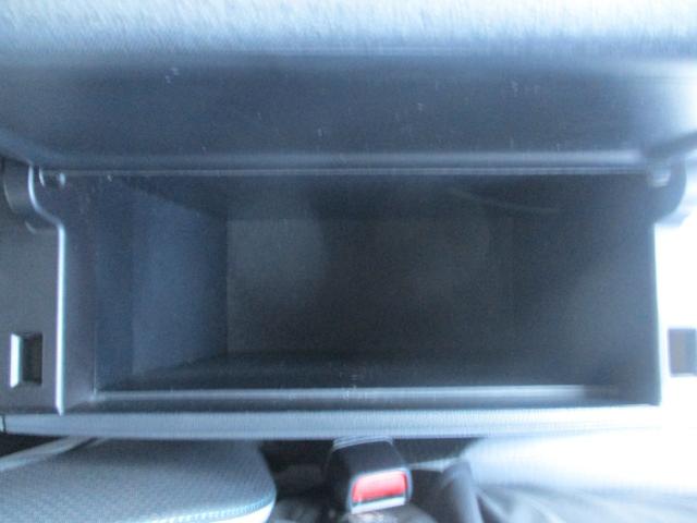 プリウス Ａ　禁煙車　純正９インチナビ　バックカメラ　ＥＴＣ　ＨＵＤ　オートハイビーム　ステアリングリモコン（15枚目）