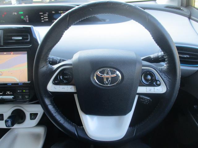 プリウス Ａ　禁煙車　純正９インチナビ　バックカメラ　ＥＴＣ　ＨＵＤ　オートハイビーム　ステアリングリモコン（19枚目）