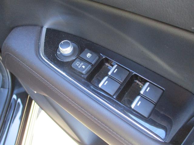 ＣＸ－５ ＸＤ　エクスクルーシブモード　スペアキー　アルパイン後席モニター　ＤＶＤ再生　ＢＯＳＥサウンド　全方位カメラ　ＨＵＤ　パドルシフト　パワーバックドア　ステアリングヒーター　パワーシート　クルーズコントロール　ステアリングリモコン（17枚目）