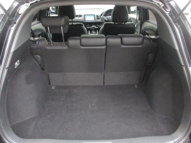 ヴェゼル ＲＳ・ホンダセンシング　ワンオーナー車　禁煙車　純正８インチナビ　バックカメラ　シートヒーター　安全装備　電格ミラー　スペアキー　ステアリングリモコン　クルーズコントロール　ＥＴＣ（9枚目）