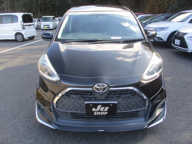 シエンタ Ｇ　クエロ　ワンオーナー車　禁煙車　モデリスタ　スペアキー　純正９インチナビ　フルセグＴＶ　ＴＶキャンセラー　全方位カメラ　両側パワースライドドア　ＥＴＣ　オートハイビーム　ステアリングリモコン（4枚目）