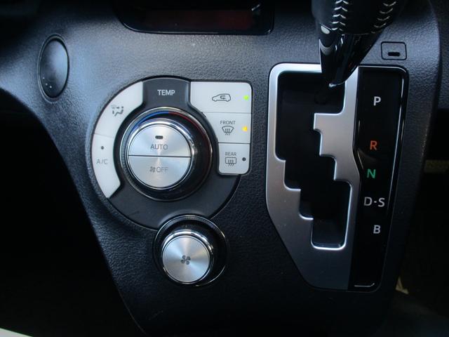 シエンタ Ｇ　クエロ　ワンオーナー車　禁煙車　モデリスタ　スペアキー　純正９インチナビ　フルセグＴＶ　ＴＶキャンセラー　全方位カメラ　両側パワースライドドア　ＥＴＣ　オートハイビーム　ステアリングリモコン（14枚目）