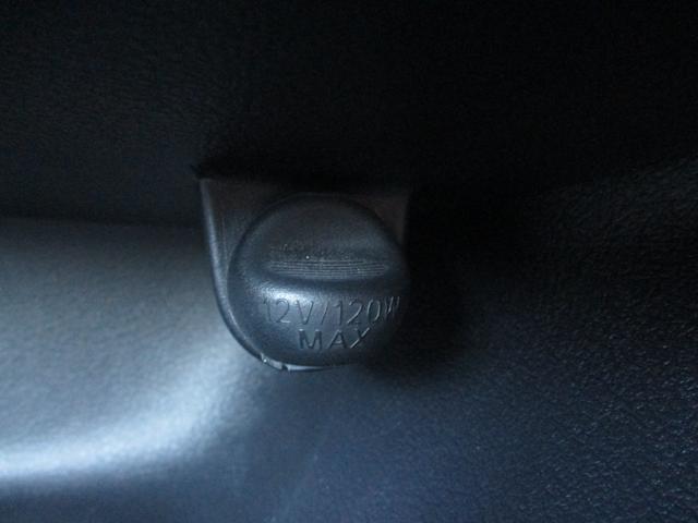 シエンタ Ｇ　クエロ　ワンオーナー車　禁煙車　モデリスタ　スペアキー　純正９インチナビ　フルセグＴＶ　ＴＶキャンセラー　全方位カメラ　両側パワースライドドア　ＥＴＣ　オートハイビーム　ステアリングリモコン（20枚目）