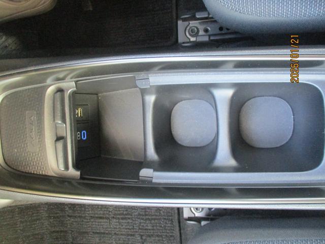 アクア Ｚ　１０．５インチ純正ディスプレイオーディオ　全方位カメラ　ＥＴＣ　前後ドライブレコーダー　ＢＳＭ　ＡＣ１００Ｖ　フルセグＴＶ　ＴＶキャンセラー　クルーズコントロール　ステアリングリモコン（22枚目）