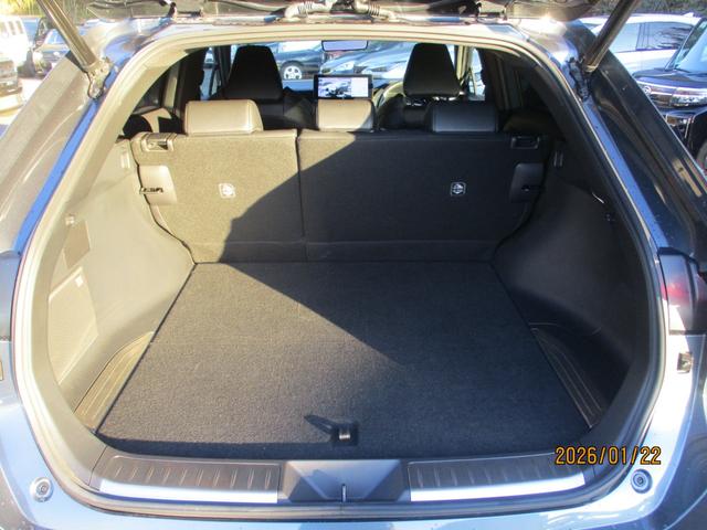 ハリアー Ｚ　ワンオーナー車　社外アルミ　ＪＢＬサウンド　デジタルインナーミラー（ドラレコ）　ＥＴＣ２．０　ＢＳＭ　ＴＶキャンセラー　パワーバックドア　オートハイビーム　パワーシート（9枚目）