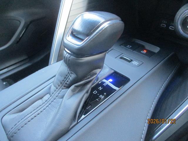 ハリアー Ｚ　ワンオーナー車　社外アルミ　ＪＢＬサウンド　デジタルインナーミラー（ドラレコ）　ＥＴＣ２．０　ＢＳＭ　ＴＶキャンセラー　パワーバックドア　オートハイビーム　パワーシート（15枚目）