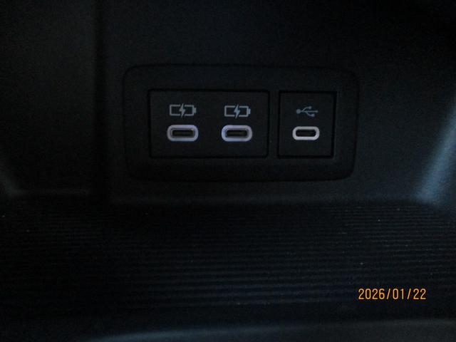 ハリアー Ｚ　ワンオーナー車　社外アルミ　ＪＢＬサウンド　デジタルインナーミラー（ドラレコ）　ＥＴＣ２．０　ＢＳＭ　ＴＶキャンセラー　パワーバックドア　オートハイビーム　パワーシート（17枚目）