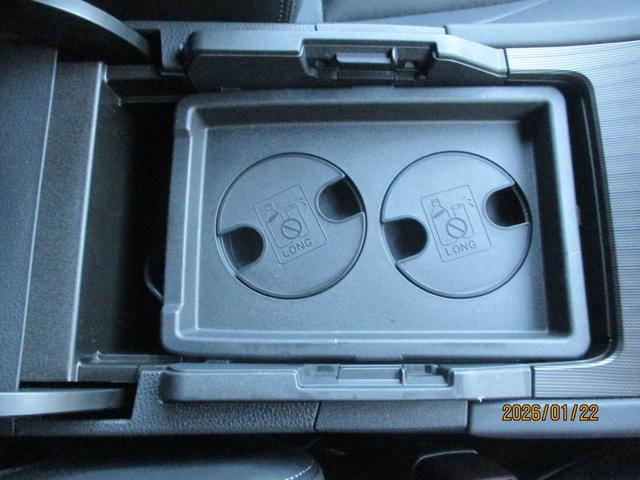 ハリアー Ｚ　ワンオーナー車　社外アルミ　ＪＢＬサウンド　デジタルインナーミラー（ドラレコ）　ＥＴＣ２．０　ＢＳＭ　ＴＶキャンセラー　パワーバックドア　オートハイビーム　パワーシート（18枚目）