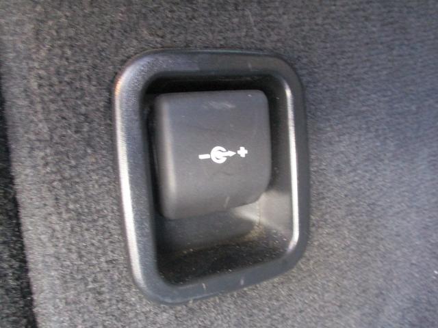 ３シリーズ ３１８ｉツーリング　Ｍスポーツ　パワーバックドア　スペアキー　ＥＴＣ　ステアリングリモコン　アイドリングストップ　プッシュスタート（11枚目）