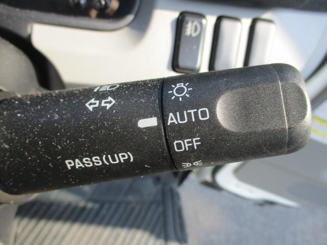 キャンター 全低床　平ボディ小型　スペアキー　オートライト　アイドリングストップ（15枚目）