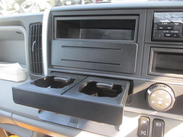 キャンター 全低床　平ボディ小型　スペアキー　オートライト　アイドリングストップ（21枚目）