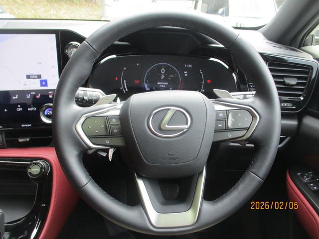 ＮＸ ＮＸ２５０　ワンオーナー車　禁煙車　モデリスタエアロ　サンルーフ　赤レザー　パワーバックドア　全方位カメラ　パドルシフト（8枚目）