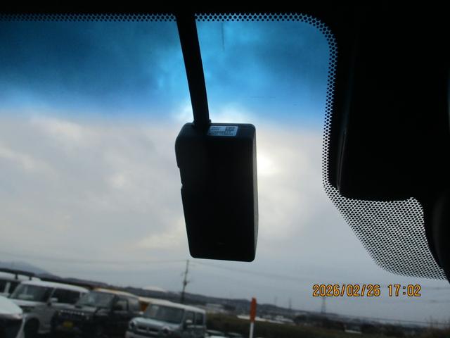 クラウンハイブリッド ＲＳアドバンス　モデリスタフルエアロ　モデリスタホイール　全方位カメラ　ＣＤ、ＤＶＤ　パワーシート　フルセグＴＶ　ドライブレコーダ－　オートハイビーム　クルーズコントロール　ステアリングリモコン　パドルシフト（26枚目）