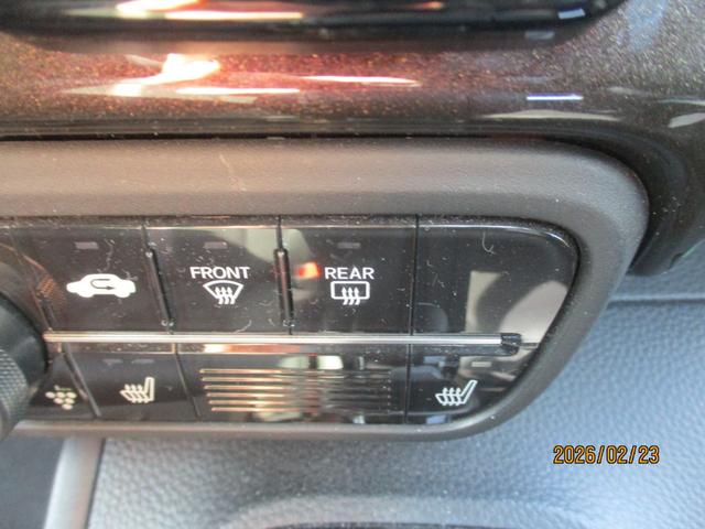 Ｎ－ＢＯＸカスタム Ｇ・Ｌターボホンダセンシング　両側パワースライドドア　純正ナビ　フルセグＴＶ　バックカメラ　シートヒーター　クルーズコントロール　ステアリングリモコン　ＥＴＣ　安全装備（14枚目）