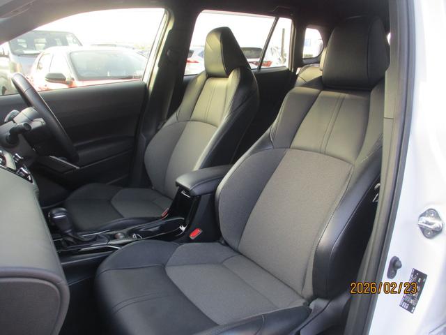 カローラクロス ハイブリッド　Ｚ　禁煙車　シートヒーター　オートハイビーム　パワーバックドア　クルーズコントロール　ステアリングリモコン　バックカメラ　ＥＴＣ（10枚目）