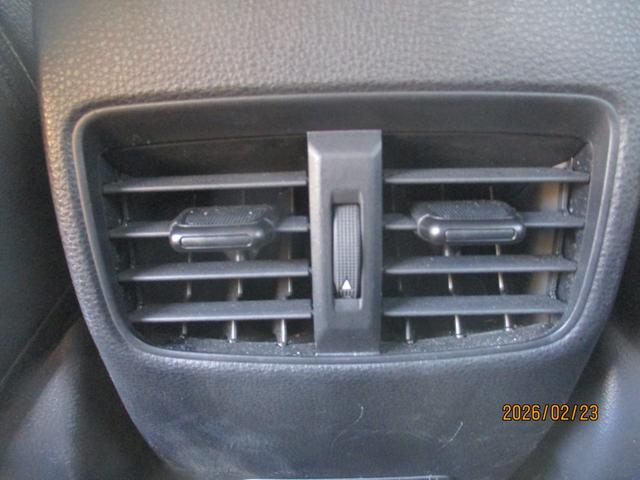 カローラクロス ハイブリッド　Ｚ　禁煙車　シートヒーター　オートハイビーム　パワーバックドア　クルーズコントロール　ステアリングリモコン　バックカメラ　ＥＴＣ（13枚目）