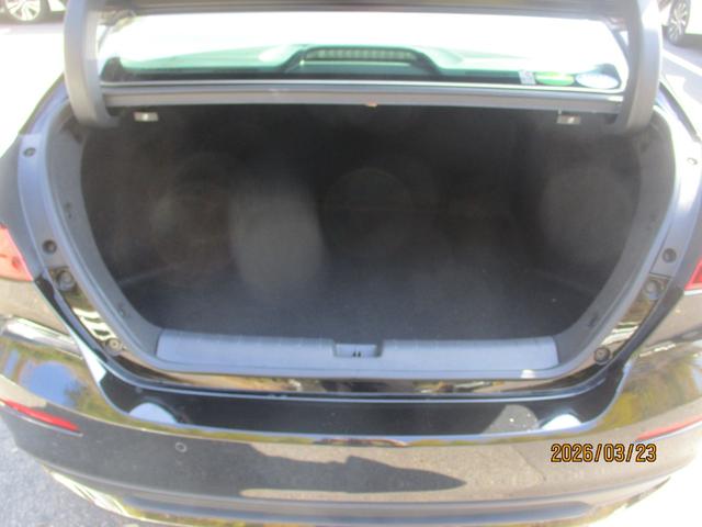 インサイト EX・ブラックスタイル 禁煙車 シートヒーター フルセグTV バックカメラ BSM クルーズコントロール ステアリングリモコン オートライト プッシュスタート(11枚目)