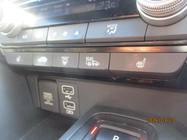 インサイト EX・ブラックスタイル 禁煙車 シートヒーター フルセグTV バックカメラ BSM クルーズコントロール ステアリングリモコン オートライト プッシュスタート(32枚目)