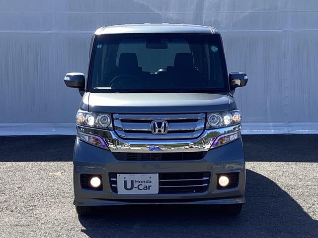 Ｎ－ＢＯＸカスタム Ｇ・Ｌパッケージ　ホンダ純正メモリーナビ　スマ－トキー　ＥＴＣ装備　助手席エアバッグ　横滑り防止機能　整備点検記録簿　ＤＶＤプレーヤー　運転席エアバック　パワーウィンドウ　オートエアコン　両側スライド片側電動ドア　ＰＳ（6枚目）