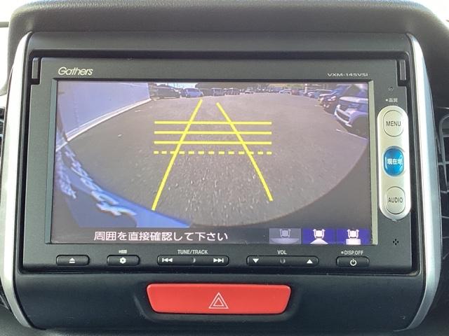 Ｎ－ＢＯＸカスタム Ｇ・Ｌパッケージ　ホンダ純正メモリーナビ　スマ－トキー　ＥＴＣ装備　助手席エアバッグ　横滑り防止機能　整備点検記録簿　ＤＶＤプレーヤー　運転席エアバック　パワーウィンドウ　オートエアコン　両側スライド片側電動ドア　ＰＳ（11枚目）