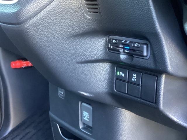 Ｎ－ＢＯＸカスタム Ｌ　ディスプレイオーディオ　リヤカメラ　Ｉストップ　片側電動両側スライドドア　キーレスエントリー　ＳＲＳ　Ｂカメ　リアコーナーセンサー　メンテナンスノート　前席シートヒーター　横滑り防止機能　スマキー（11枚目）