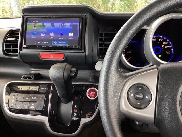 Ｎ－ＢＯＸカスタム Ｇ　ナビ　フルセグ　片側電動スライドドア　地デジ　スマートキー＆プッシュスタート　ＳＲＳ　ＷエアＢ　ＥＴＣ付き　横滑り防止　パワーステアリング　マニュアルエアコン　セキュリティ　ＰＷ　キーフリー　ＡＢＳ（2枚目）