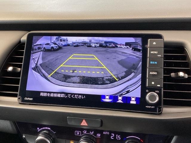 フィット ｅ：ＨＥＶホーム　純正ナビ　フルセグ　リアカメラ　前後誤発進抑制機能　助手席エアバッグ　運転席エアバッグ　アイドリングストップ　ＬＥＤライト　ＵＳＢ接続　バックカメラ　ＡＢＳ　サイドエアバッグ　スマートキー　ＤＶＤ再生（12枚目）