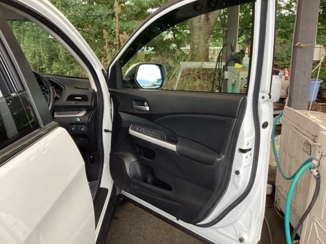 ＣＲ－Ｖ ２０Ｇ　純正ナビ　フルセグ　リアカメラ　アイドリングストップ　Ｗエアバッグ　ナビ＆ＴＶ　横滑防止装置　地デジ　キーフリー　盗難防止装置　スマ－トキ－　ＤＶＤ再生可能　オートクルーズコントロール　ＡＡＣ　ＡＢＳ（47枚目）