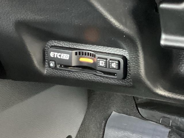 ヴェゼル ｅ：ＨＥＶＺ　純正メモリーナビ　リアカメラ　ＥＴＣ　衝突回避支援ブレーキ機能　スマキ　Ｐトランク　フルオートエアコン　エアバッグ　両席エアバック　Ｒカメ　記録簿付　パワーウィンドウ　ＬＥＤランプ　ソナー　クルーズＣ（46枚目）