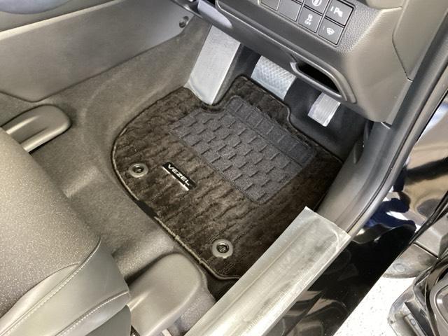 ヴェゼル ｅ：ＨＥＶＺ　純正メモリーナビ　リアカメラ　ＥＴＣ　衝突回避支援ブレーキ機能　スマキ　Ｐトランク　フルオートエアコン　エアバッグ　両席エアバック　Ｒカメ　記録簿付　パワーウィンドウ　ＬＥＤランプ　ソナー　クルーズＣ（53枚目）