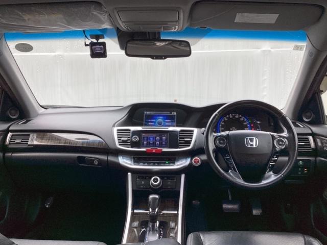 アコードハイブリッド ＥＸ　ＨＤＤナビ　リアカメラ　シートヒーター　リヤカメラ　衝突軽減システム　本革　盗難防止装置　パワーウィンドウ　地デジ　ＵＳＢ　ＬＥＤ　ＤＶＤ再生　記録簿　オートエアコン　ナビＴＶ　パワーステアリング（2枚目）