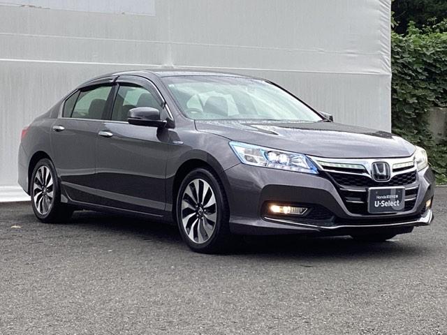 アコードハイブリッド ＥＸ　ＨＤＤナビ　リアカメラ　シートヒーター　リヤカメラ　衝突軽減システム　本革　盗難防止装置　パワーウィンドウ　地デジ　ＵＳＢ　ＬＥＤ　ＤＶＤ再生　記録簿　オートエアコン　ナビＴＶ　パワーステアリング（8枚目）