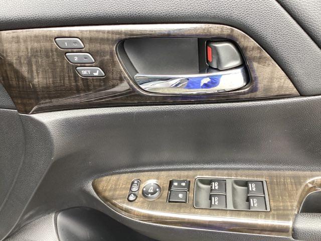 アコードハイブリッド ＥＸ　ＨＤＤナビ　リアカメラ　シートヒーター　リヤカメラ　衝突軽減システム　本革　盗難防止装置　パワーウィンドウ　地デジ　ＵＳＢ　ＬＥＤ　ＤＶＤ再生　記録簿　オートエアコン　ナビＴＶ　パワーステアリング（25枚目）