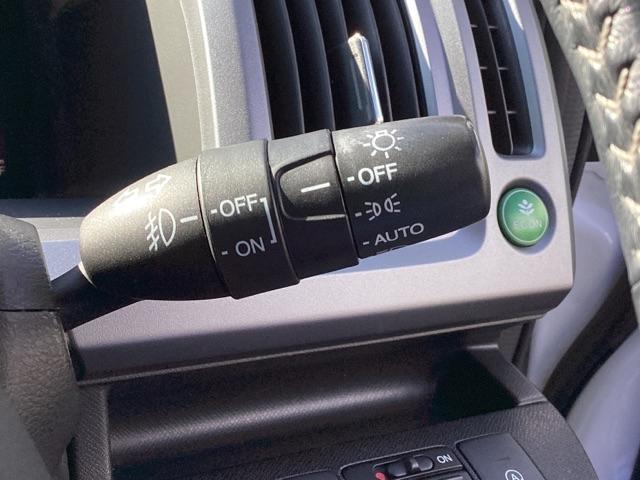 ステップワゴンスパーダ Zクールスピリット メモリーナビ リアカメラ ETC バックカメ キーフリー ナビTV 横滑防止 記録簿付き DVD視聴可能 フルオートエアコン パワーウインドウ Aクルーズ 三列シート 運転席エアバック パワステ(35枚目)