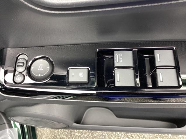 Ｎ－ＯＮＥ プレミアム　純正ナビ　フルセグ　リアカメラ　ＵＳＢポート　禁煙　衝突軽減　ＤＶＤ再生　ＥＳＣ　コーナーセンサー　ＬＥＤ　シ－トヒ－タ－　バックカメラ　カーテンエアバック　ナビＴＶ　スマートキー　ＡＡＣ　ＥＴＣ（24枚目）