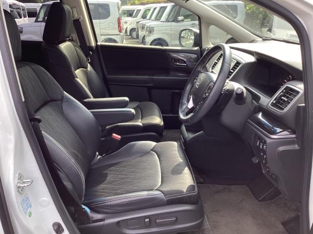 オデッセイ アブソルート・Ｘホンダセンシングアドバンスドパッケジ　メモリーナビ　ドラレコ　ＥＴＣ　記録簿　バックモニター付　ＡＢＳ　ＤＶＤ再生可　アイドリングストップ　ナビＴＶ　オートエアコン　クルコン　地デジ　スマキー　ＬＥＤヘッド　ＵＳＢ　コーナーセンサー（17枚目）