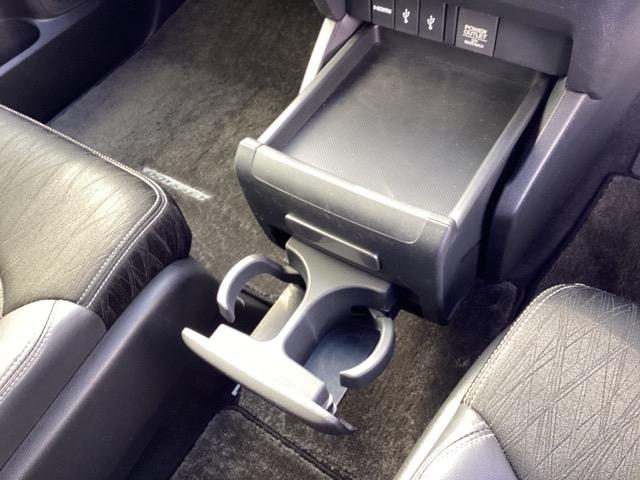 オデッセイ アブソルート・Ｘホンダセンシングアドバンスドパッケジ　メモリーナビ　ドラレコ　ＥＴＣ　記録簿　バックモニター付　ＡＢＳ　ＤＶＤ再生可　アイドリングストップ　ナビＴＶ　オートエアコン　クルコン　地デジ　スマキー　ＬＥＤヘッド　ＵＳＢ　コーナーセンサー（33枚目）