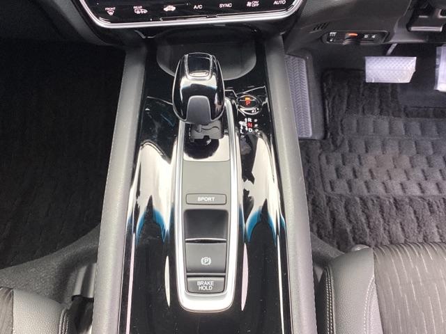 ヴェゼル ハイブリッドＺ・ホンダセンシング　メモリーナビ　リアカメラ　ＥＴＣ　レーダーサポート　Ｐセンサー　整備記録簿　横滑り防止システム　バックアイカメラ　盗難防止装置　シートヒーター付　スマ－トキ－　ＥＣＯモード　パワーウィンド　ＵＳＢ接続（15枚目）