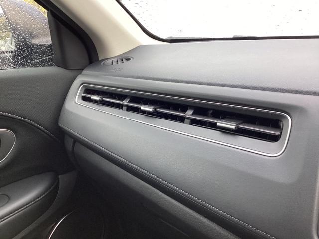 ヴェゼル ハイブリッドＺ・ホンダセンシング　メモリーナビ　リアカメラ　ＥＴＣ　レーダーサポート　Ｐセンサー　整備記録簿　横滑り防止システム　バックアイカメラ　盗難防止装置　シートヒーター付　スマ－トキ－　ＥＣＯモード　パワーウィンド　ＵＳＢ接続（30枚目）