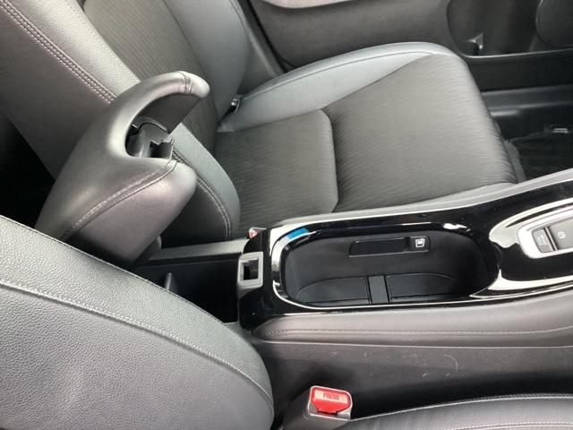 ヴェゼル ハイブリッドＺ・ホンダセンシング　メモリーナビ　リアカメラ　ＥＴＣ　レーダーサポート　Ｐセンサー　整備記録簿　横滑り防止システム　バックアイカメラ　盗難防止装置　シートヒーター付　スマ－トキ－　ＥＣＯモード　パワーウィンド　ＵＳＢ接続（31枚目）