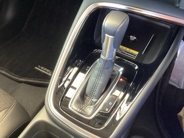 ヴェゼル e:HEVZ 純正ナビ フルセグ リアカメラ 衝突回避支援ブレーキ機能 スマキ Pトランク フルオートエアコン Dレコ エアバッグ 両席エアバック Rカメ パワーウィンドウ LEDランプ ソナー クルーズC USB(14枚目)