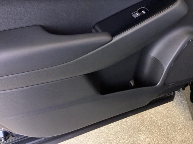 ヴェゼル e:HEVZ 純正ナビ フルセグ リアカメラ 衝突回避支援ブレーキ機能 スマキ Pトランク フルオートエアコン Dレコ エアバッグ 両席エアバック Rカメ パワーウィンドウ LEDランプ ソナー クルーズC USB(40枚目)