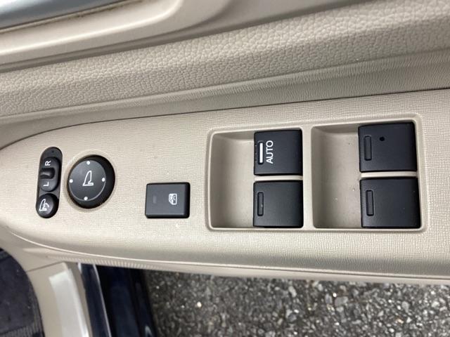 N-WGN C CD ABS 助手席エアバッグ ECON エアバッグ 横滑り防止 記録簿 パワーウインドウ フルオートエアコン 盗難防止システム パワーステアリング スマートキー キーレス付き ベンチシ-ト(23枚目)