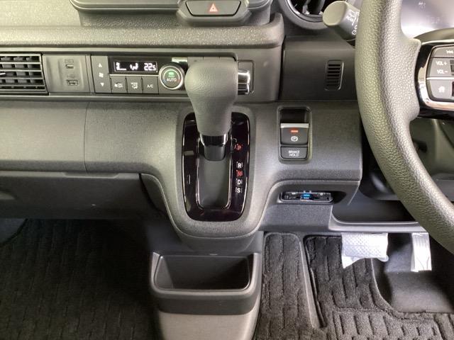 Ｎ－ＢＯＸカスタム ベースグレード　試乗車　メモリーナビ　ドラレコ　ＥＴＣ　ＵＳＢ接続　ＣＭＢＳ　Ｄレコ　禁煙　ベンチシート　オートエアコン　スマートキ　ＬＥＤ　盗難防止装置　クルコン　バックカメラ　フルセグＴＶ　パワーステアリング（14枚目）