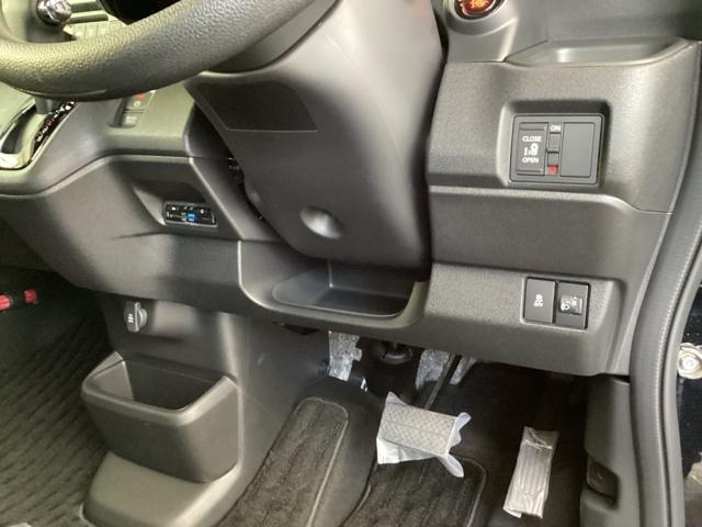 Ｎ－ＢＯＸカスタム ベースグレード　試乗車　メモリーナビ　ドラレコ　ＥＴＣ　ＵＳＢ接続　ＣＭＢＳ　Ｄレコ　禁煙　ベンチシート　オートエアコン　スマートキ　ＬＥＤ　盗難防止装置　クルコン　バックカメラ　フルセグＴＶ　パワーステアリング（15枚目）