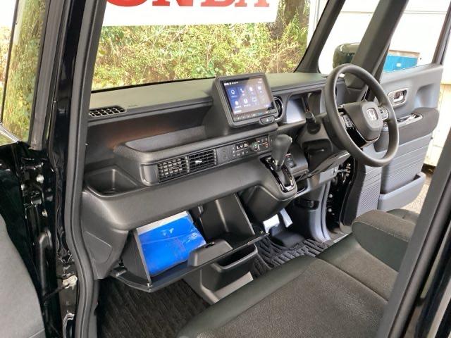 Ｎ－ＢＯＸカスタム ベースグレード　試乗車　メモリーナビ　ドラレコ　ＥＴＣ　ＵＳＢ接続　ＣＭＢＳ　Ｄレコ　禁煙　ベンチシート　オートエアコン　スマートキ　ＬＥＤ　盗難防止装置　クルコン　バックカメラ　フルセグＴＶ　パワーステアリング（33枚目）
