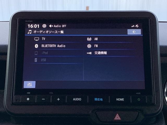 N-BOXカスタム ベースグレード USB接続 CMBS Dレコ 禁煙 オートエアコン スマートキ LED 盗難防止装置 クルコン ETC バックカメラ フルセグTV パワーステアリング エアバッグ ESC フリーキー(3枚目)