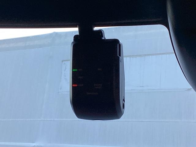 N-BOXカスタム ベースグレード USB接続 CMBS Dレコ 禁煙 オートエアコン スマートキ LED 盗難防止装置 クルコン ETC バックカメラ フルセグTV パワーステアリング エアバッグ ESC フリーキー(12枚目)