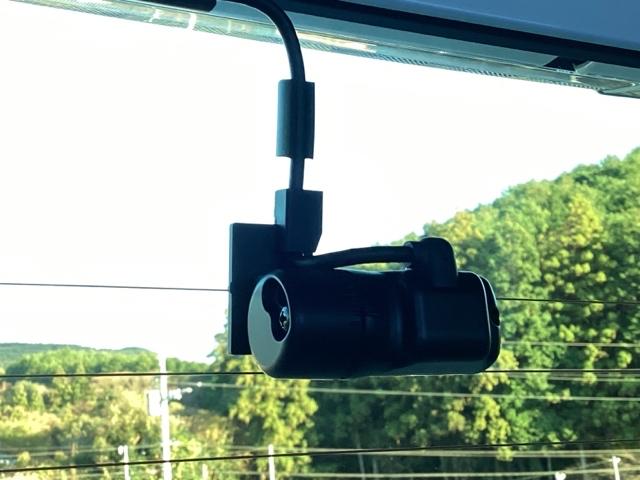 N-BOXカスタム ベースグレード USB接続 CMBS Dレコ 禁煙 オートエアコン スマートキ LED 盗難防止装置 クルコン ETC バックカメラ フルセグTV パワーステアリング エアバッグ ESC フリーキー(13枚目)